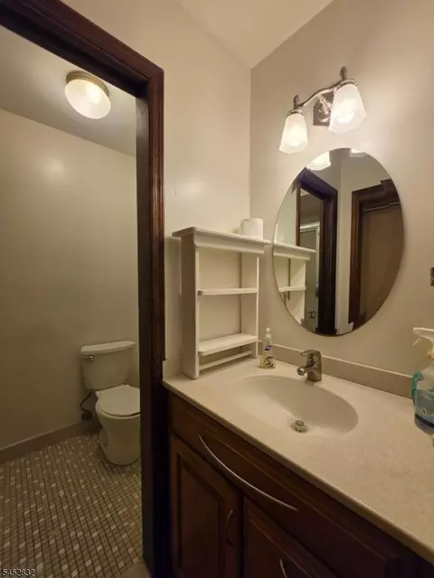 Bath - 154 Hillside Ave, Bridgewater, NJ 08807 photo 4 of 5