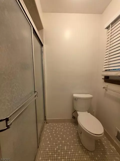 Bath - 154 Hillside Ave, Bridgewater, NJ 08807 photo 3 of 5