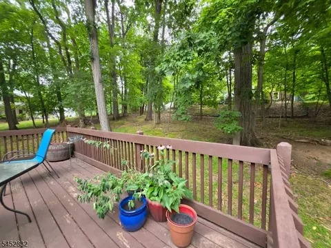 Exterior - 154 Hillside Ave, Bridgewater, NJ 08807 photo 5 of 8