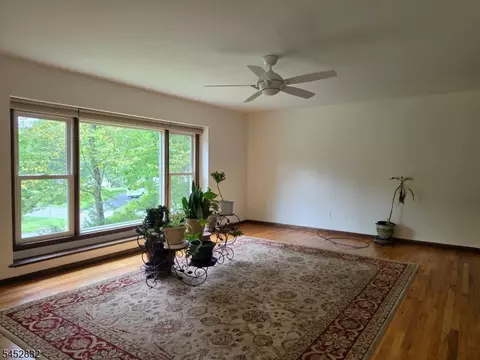 Living - 154 Hillside Ave, Bridgewater, NJ 08807 photo 2 of 4