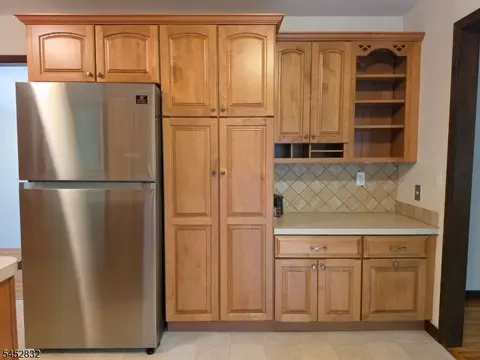 Kitchen - 154 Hillside Ave, Bridgewater, NJ 08807 photo 2 of 5