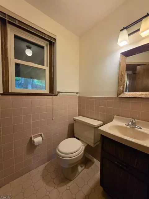 Bath - 154 Hillside Ave, Bridgewater, NJ 08807 photo 1 of 5