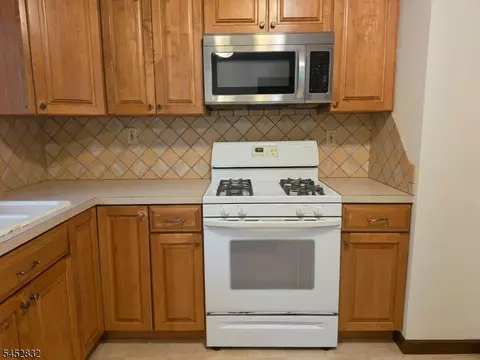 Kitchen - 154 Hillside Ave, Bridgewater, NJ 08807 photo 3 of 5