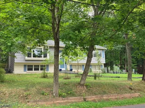 Exterior - 154 Hillside Ave, Bridgewater, NJ 08807 photo 7 of 8