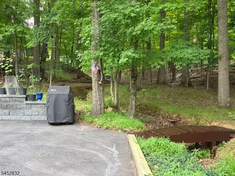 Exterior - 154 Hillside Ave, Bridgewater, NJ 08807 photo 6 of 8