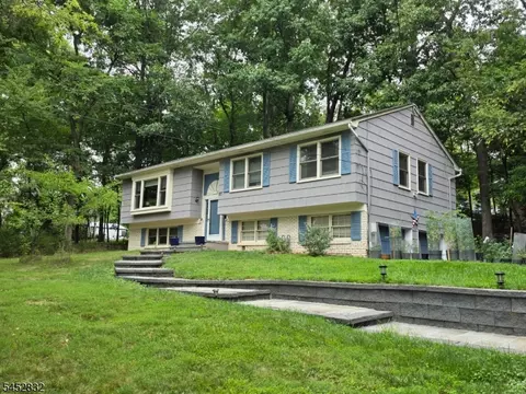154 Hillside Ave, Bridgewater, NJ 08807