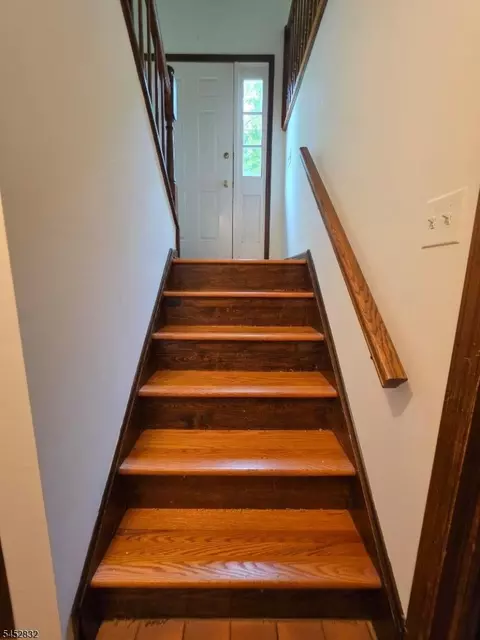 Entry Way - 154 Hillside Ave, Bridgewater, NJ 08807 photo 3 of 4