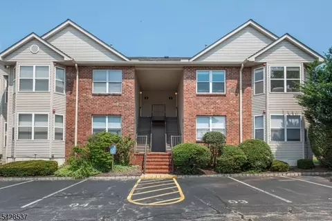 3 Jennifer Dr, East Hanover, NJ 07936