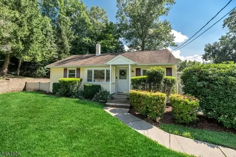 13 Maple Rd, Ringwood, NJ 07456