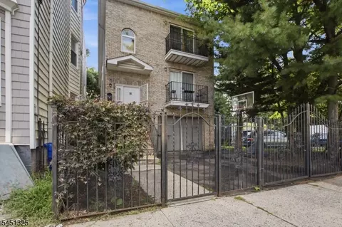 91 S 13th St #2, Newark, NJ 07107