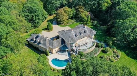 157 Pennbrook Rd, Far Hills, NJ 07931