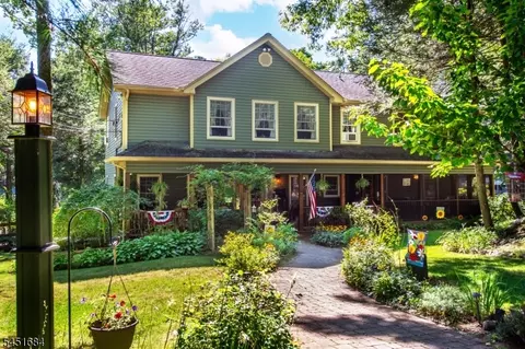 76 Banker Rd, Hewitt, NJ 07421