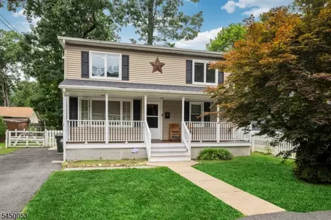 23 1st St, Mount Olive, NJ 07828
