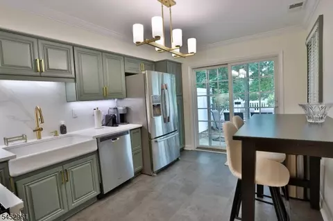 1006 Timberbrooke Dr, Bedminster, NJ 07921