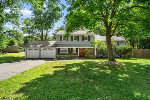 6 Hepworth Ct, West Orange, NJ 07052