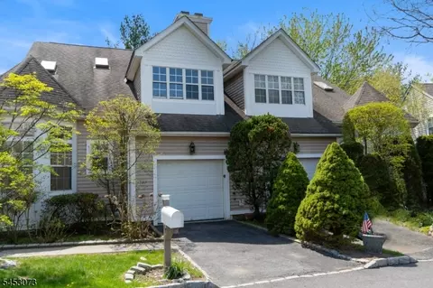23 Roundtop Rd, Yonkers, NY 10710