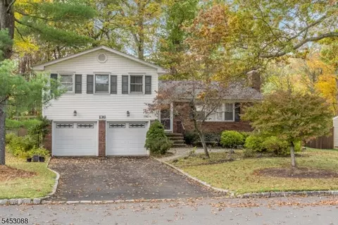 136 Woodbine Cir, New Providence, NJ 07974