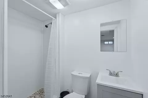 Bath - 77 Deborah Ct, Plainfield, NJ 07062 photo 3 of 3