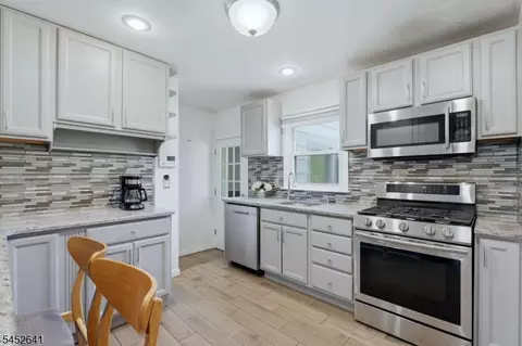 Kitchen - 77 Deborah Ct, Plainfield, NJ 07062 photo 2 of 3