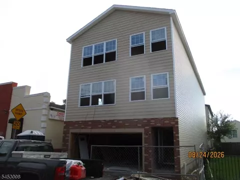 686 S 16th St, Newark, NJ 07103