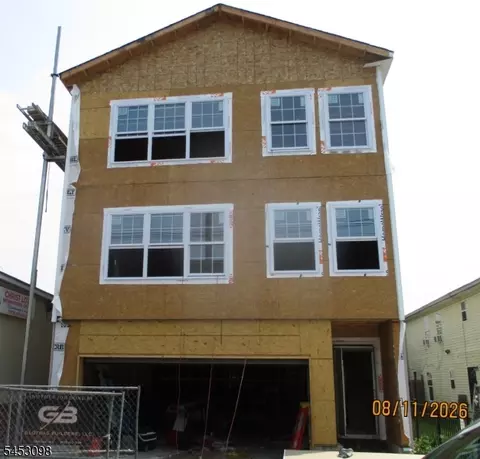 686 S 16th St, Newark, NJ 07103
