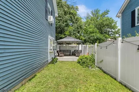 Exterior - 422 E Front St # E, Plainfield, NJ 07060 photo 5 of 9
