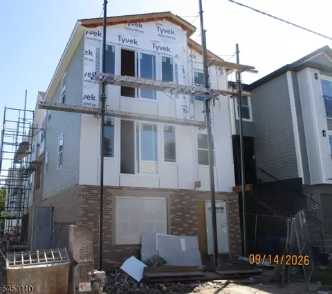 290 S 19th St, Newark, NJ 07103