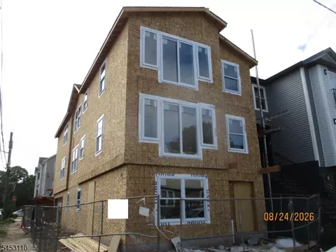 290 S 19th St, Newark, NJ 07103