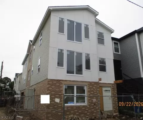 290 S 19th St, Newark, NJ 07103