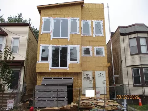 585 S 19th St, Newark, NJ 07103