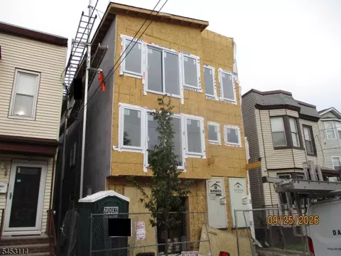 585 S 19th St, Newark, NJ 07103