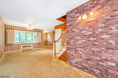 Living - 1431 Alps Rd, Wayne, NJ 07470 photo 5 of 6