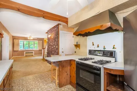 Entry Way - 1431 Alps Rd, Wayne, NJ 07470 photo 1 of 1