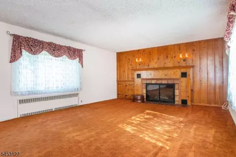 Living - 1431 Alps Rd, Wayne, NJ 07470 photo 3 of 6