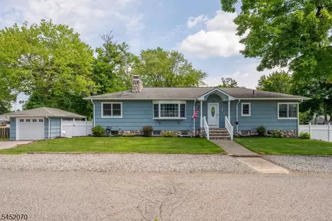 83 Vine Ave, West Milford, NJ 07480