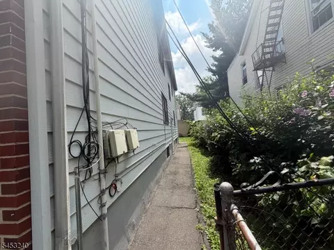 Entry Way - 240 Wainwright St, Newark, NJ 07112 photo 2 of 2