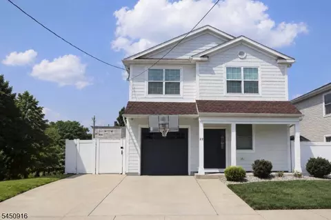 22 Larch St, Carteret, NJ 07008