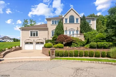 12 Byron Ct, Parsippany, NJ 07054