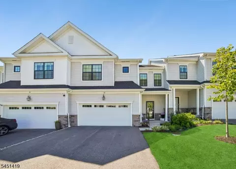 22 Kelsch Dr, Morris Plains, NJ 07950