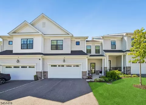 22 Kelsch Dr, Morris Plains, NJ 07950