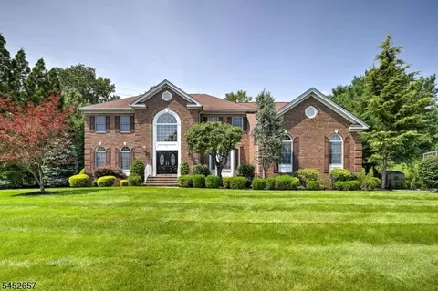 7 Bonnieview Ln, Towaco, NJ 07082