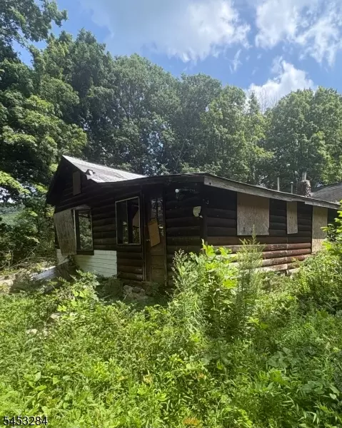 10 Flat Bush Rd, Sussex, NJ 07461