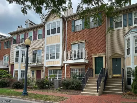 33 Holly St, Jersey City, NJ 07305
