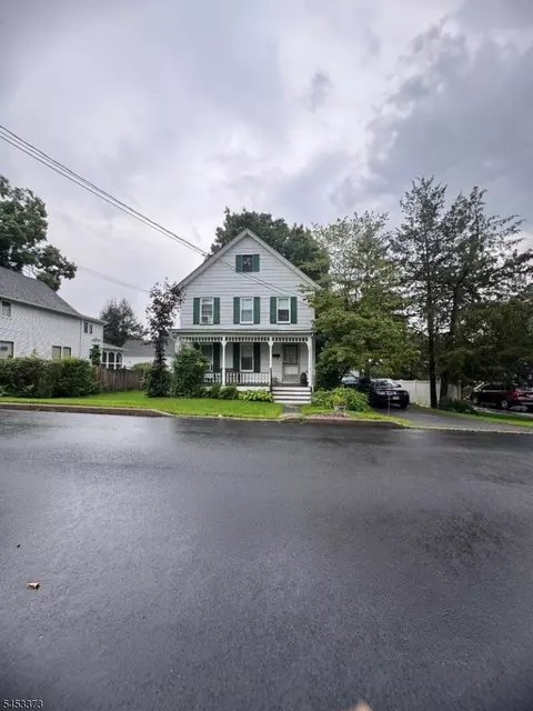 6 Fourth St, Sussex, NJ 07461