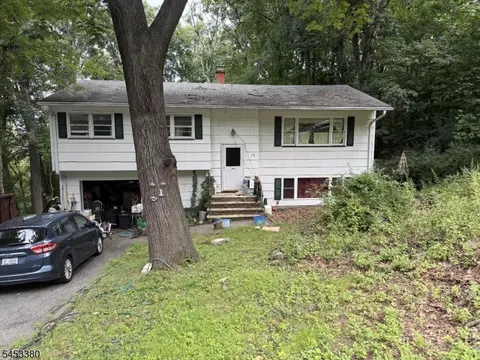 13 Alpine Dr, Kinnelon, NJ 07405