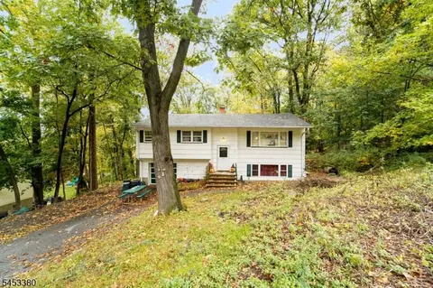 13 Alpine Dr, Kinnelon, NJ 07405