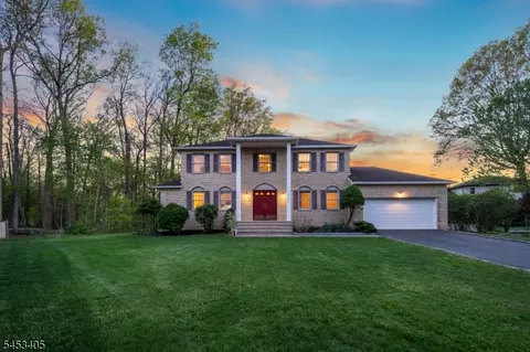 19 Lorie Dr, East Hanover, NJ 07936