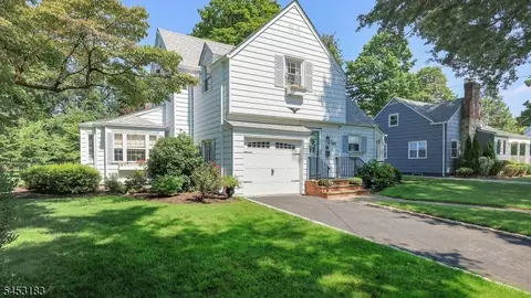 100 Mali Dr, North Plainfield, NJ 07062