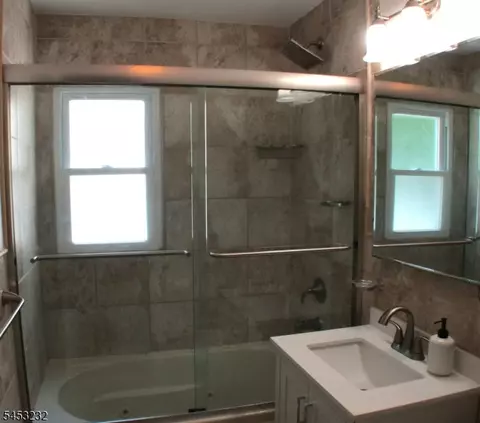 Bath - 407 Hillside Ave, Springfield, NJ 07081 photo 1 of 3