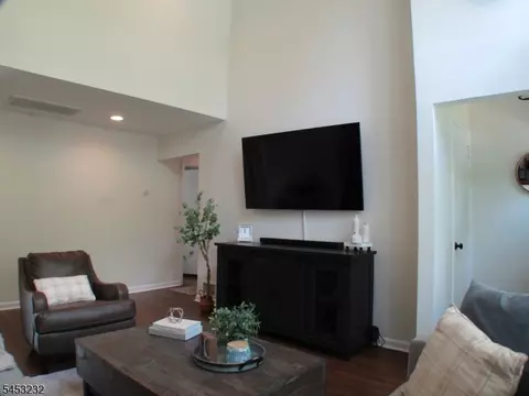 Entry Way - 407 Hillside Ave, Springfield, NJ 07081 photo 2 of 2